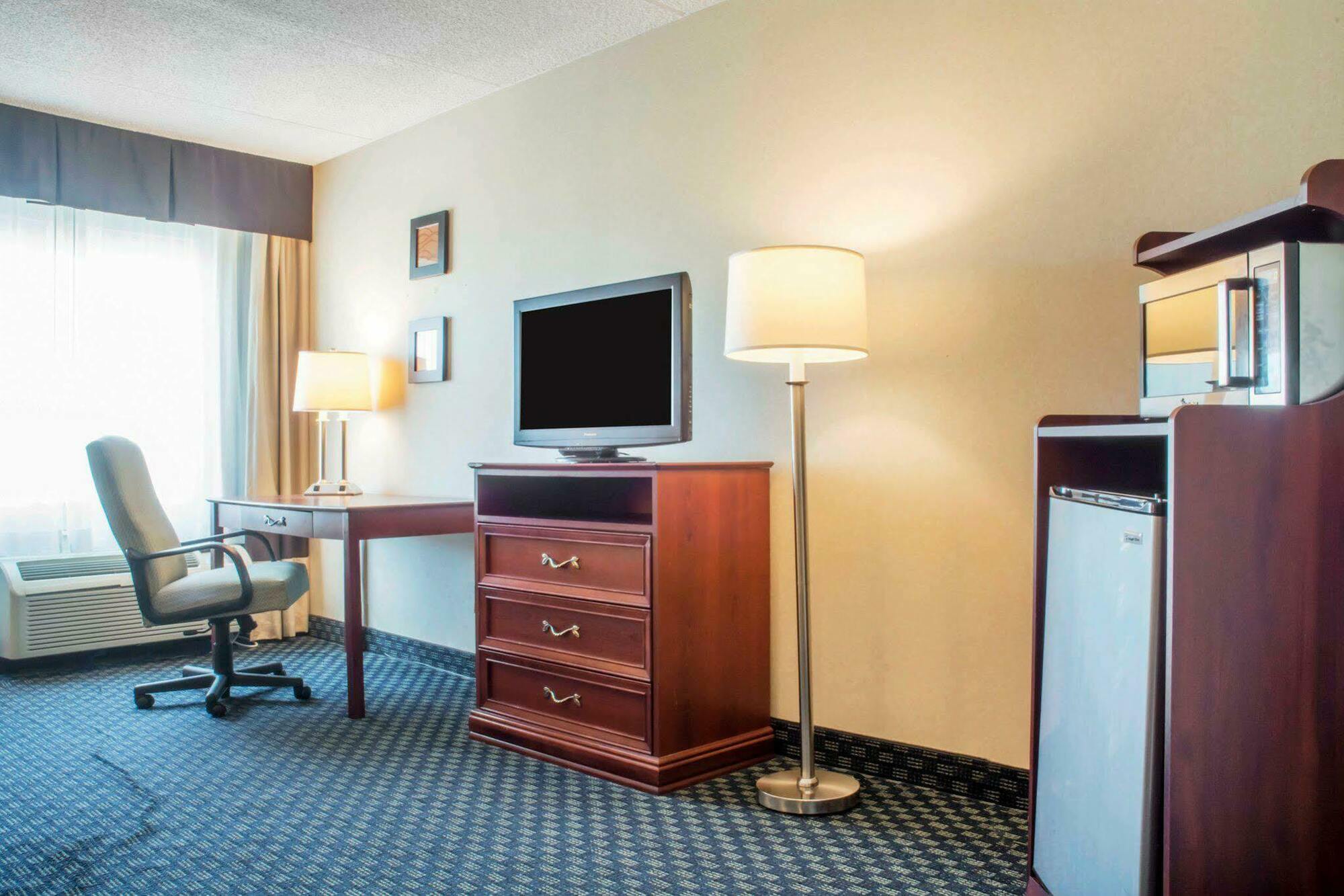 Hammock Hotel Rochester Niagara Falls Екстериор снимка